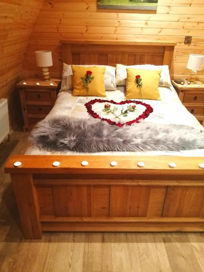 Tollymore Luxury Log Cabins Newry Ngoại thất bức ảnh